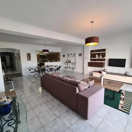 Spacious Seafront Next To Sliema-valeta Ferry *