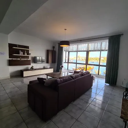 Spacious Seafront Next To Sliema-valeta Ferry