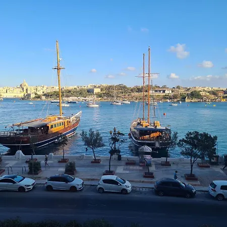 Spacious Seafront Next To Sliema-valeta Ferry Apartment