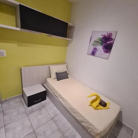 Spacious Seafront Next To Sliema-valeta Ferry Apartament Sliema