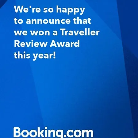 Apartment Spacious Seafront Next To Sliema-valeta Ferry *