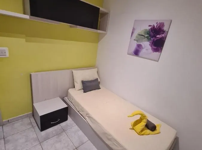 Spacious Seafront Next To Sliema-valeta Ferry Apartamento Sliema