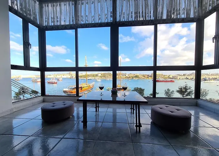 Spacious Seafront Next To Sliema-valeta Ferry
